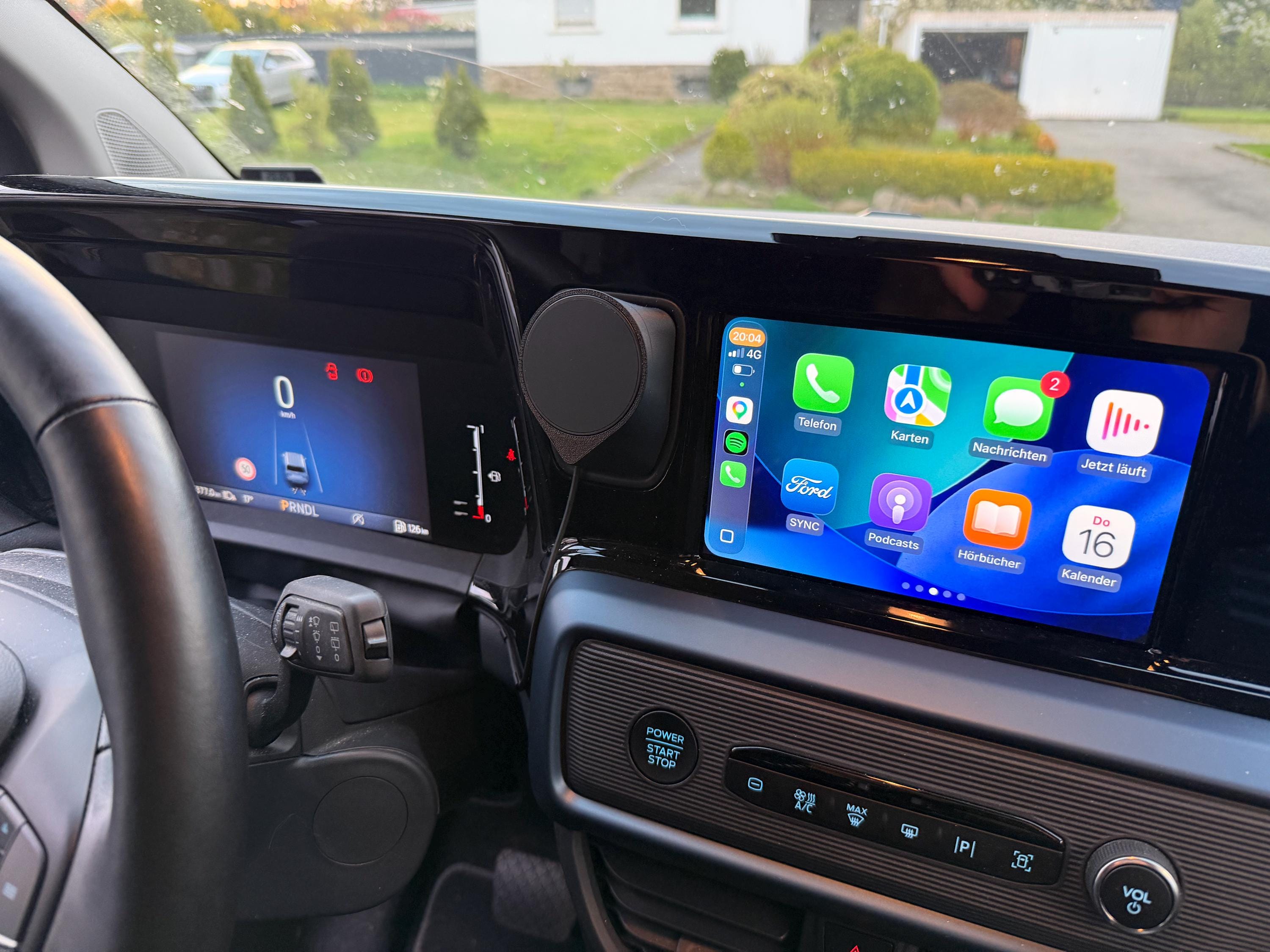 MagSafe Handyhalterung mit Ladefunktion für Ford Tourneo Courier / Transit Courier ab 10/2023